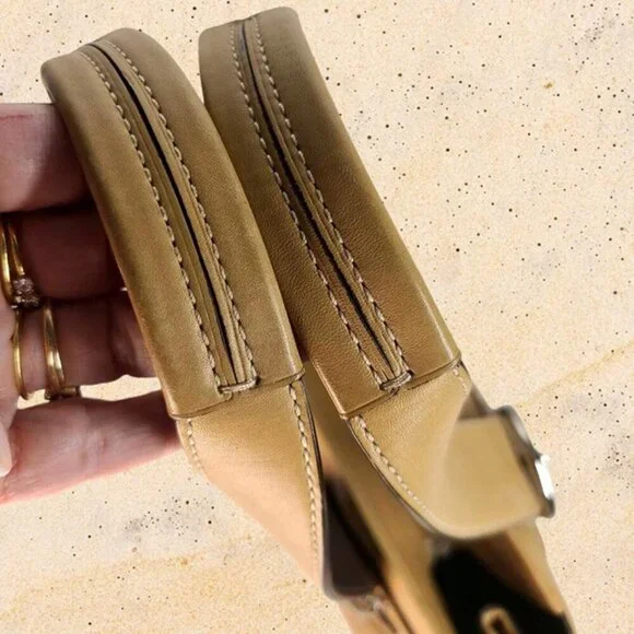 COACH Soho Tan Leather Bag in tan/camel - Picture 8 of 9